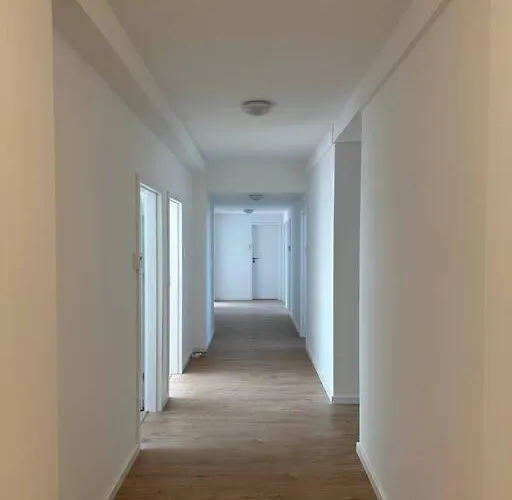 Helles Elegantes In Berlin-schoeneberg ברלין