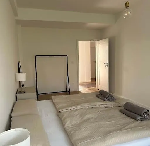 Helles Elegantes In Berlin-schoeneberg *