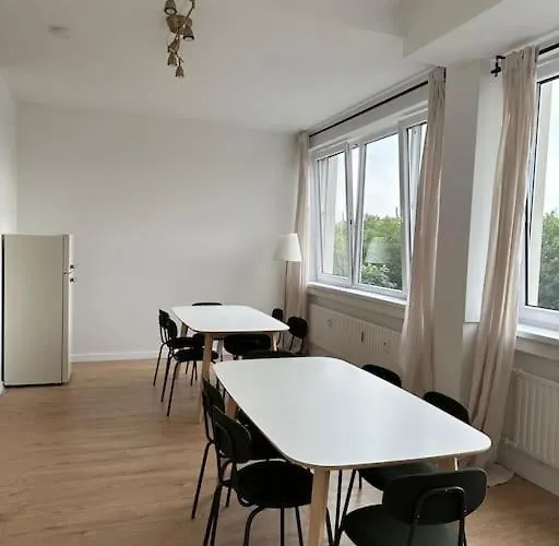 Helles Elegantes In Berlin-schoeneberg *