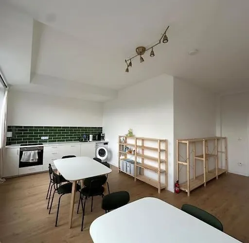 Helles Elegantes In Berlin-schoeneberg ברלין