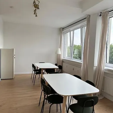 Helles Elegantes In Berlin-schoeneberg *