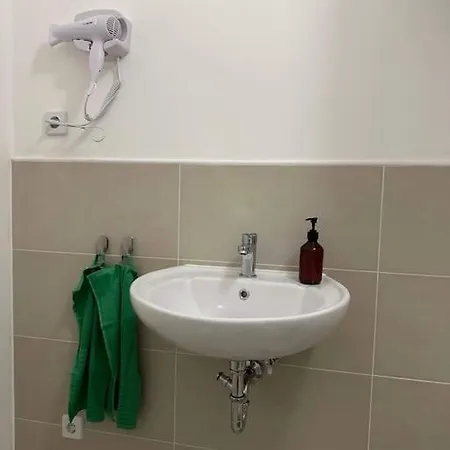 Helles Elegantes In Berlin-schoeneberg Appartement